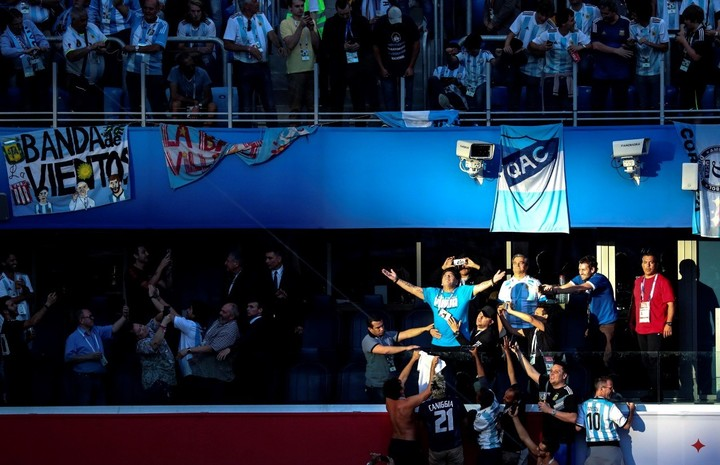 Una bandera de Quilmes en el Mundial 2018