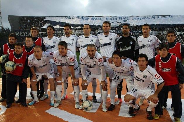 Plantel y cuerpo técnico de Quilmes en 2012