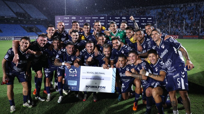 El plantel tras eliminar a Central Córdoba en la Copa Argentina