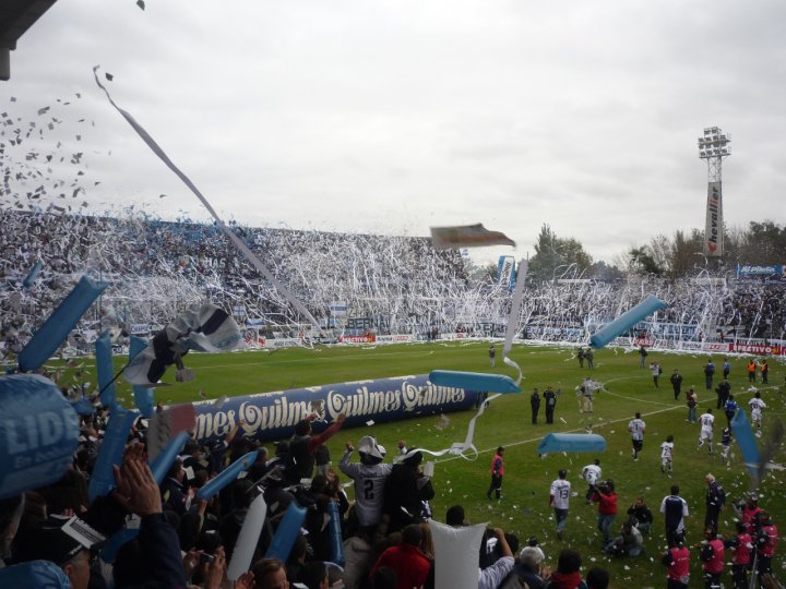 Salida de Quilmes a la cancha el 18 de mayo de 2010